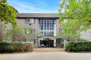 4334 N Clarendon Ave, Chicago, IL 60613 - Photo 1