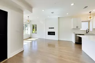 350 E 50th St, Chicago, IL 60615 - Photo 9