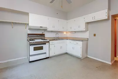 11347 S Saint Lawrence Avenue, Chicago, IL 60628 - Photo 3