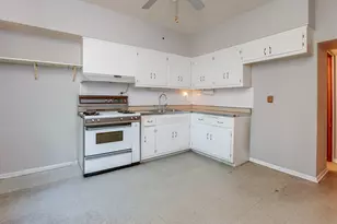 11347 S St Lawrence Ave, Chicago, IL 60628 - Photo 3