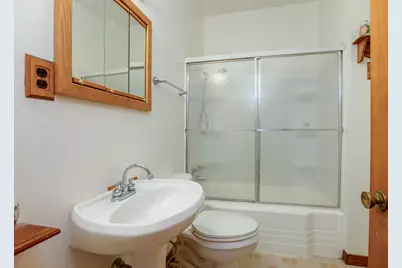 11347 S Saint Lawrence Avenue, Chicago, IL 60628 - Photo 5