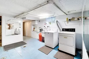 5753 W Giddings St, Chicago, IL 60630 - Photo 35