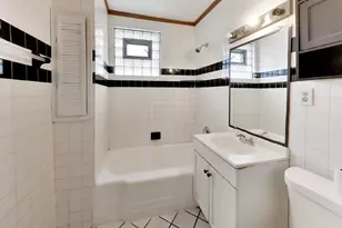 5753 W Giddings St, Chicago, IL 60630 - Photo 15