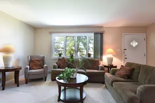 725 N Bierman Ave, Villa Park, IL 60181 - Photo 3