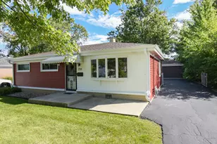 725 N Bierman Ave, Villa Park, IL 60181 - Photo 1