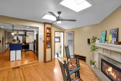 305 Dunbar Road, Mundelein, IL 60060 - Photo 9