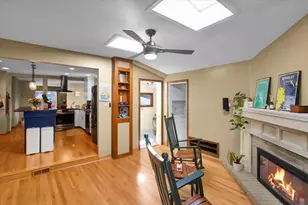 305 Dunbar Rd, Mundelein, IL 60060 - Photo 9