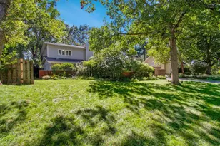 305 Dunbar Rd, Mundelein, IL 60060 - Photo 3