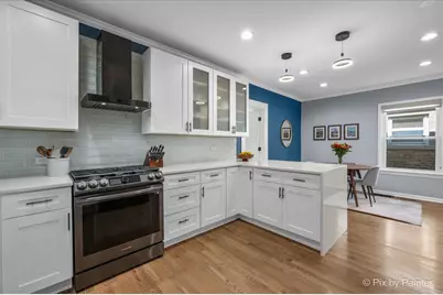5824 N Fairfield Avenue, Chicago, IL 60659 - Photo 7