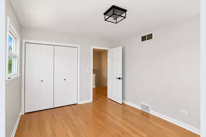 255 E Parkside Avenue, Lombard, IL 60148 - Photo 17
