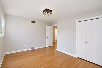 255 E Parkside Avenue, Lombard, IL 60148 - Photo 15