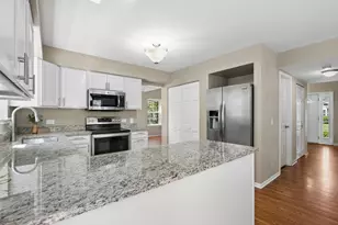 139 N Crooked Lake Ln, Lindenhurst, IL 60046 - Photo 3