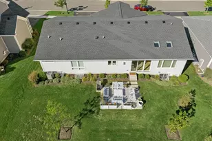 498 Cora Ln, Saint Charles, IL 60174 - Photo 37