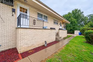 627 Ryan Ln, West Dundee, IL 60118 - Photo 3