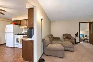 627 Ryan Ln, West Dundee, IL 60118 - Photo 27