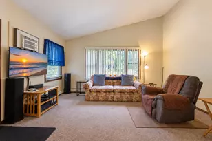 627 Ryan Ln, West Dundee, IL 60118 - Photo 9