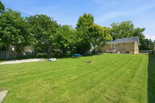 340 Dalton Ave, Mundelein, IL 60060 - Photo 19
