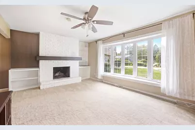 1419 N Madlock Court, Elgin, IL 60123 - Photo 7