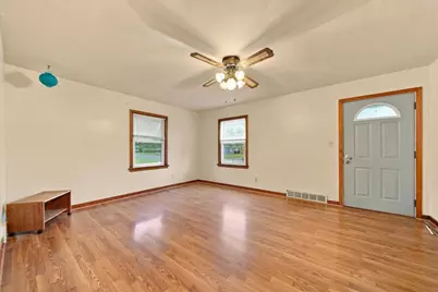 1502 Avenue K, Sterling, IL 61081 - Photo 3