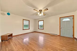 1502 Ave K, Sterling, IL 61081 - Photo 3
