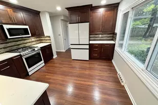 1935 Birch Rd, Northbrook, IL 60062 - Photo 3