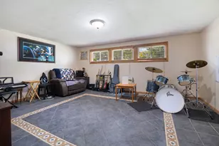 1120 S 12th Ave, Saint Charles, IL 60174 - Photo 13