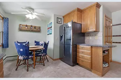 1120 S 12th Avenue, Saint Charles, IL 60174 - Photo 9