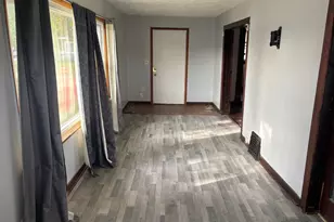 942 W Park Ave, Joliet, IL 60436 - Photo 11