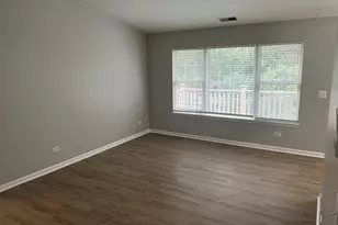 1287 N Red Oak Cir, Round Lake Beach, IL 60073 - Photo 3