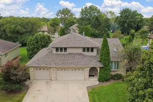 775 Lambeth Ln, New Lenox, IL 60451 - Photo 3