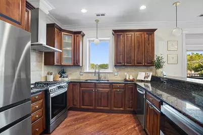2450 W Montrose Avenue #3N, Chicago, IL 60618 - Photo 9
