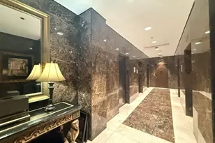 10 E Ontario St, Chicago, IL 60611 - Photo 17