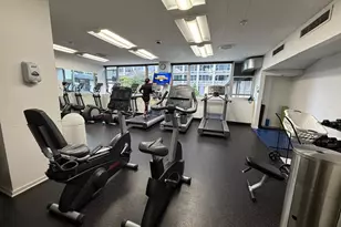 4250 N Marine Dr, Chicago, IL 60613 - Photo 13