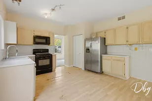 941 W Cambridge Ct, Grayslake, IL 60030 - Photo 9