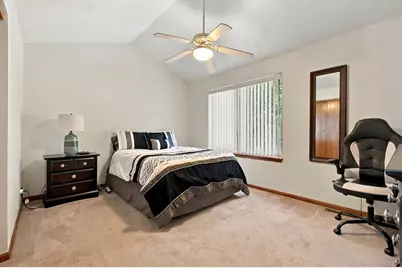 280 W Treehouse Lane, Round Lake, IL 60073 - Photo 13