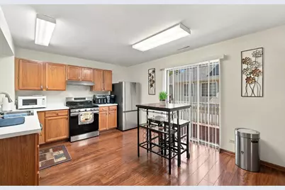 280 W Treehouse Lane, Round Lake, IL 60073 - Photo 5