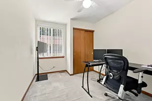280 W Treehouse Ln, Round Lake, IL 60073 - Photo 11