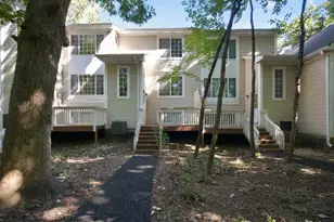 280 W Treehouse Ln, Round Lake, IL 60073 - Photo 1