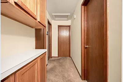 280 W Treehouse Lane, Round Lake, IL 60073 - Photo 9
