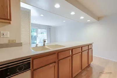 303 Crestwood Village, Northfield, IL 60093 - Photo 9