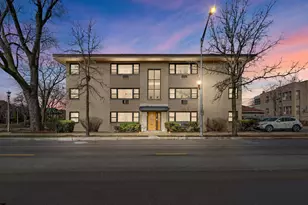 2 Le Moyne Pkwy, Oak Park, IL 60302 - Photo 1