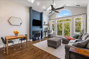 4606 N Malden St, Chicago, IL 60640 - Photo 3