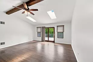 3985 Dorchester Ave, Gurnee, IL 60031 - Photo 9
