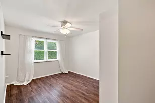 3985 Dorchester Ave, Gurnee, IL 60031 - Photo 15