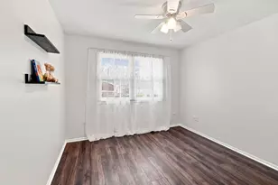 3985 Dorchester Ave, Gurnee, IL 60031 - Photo 13