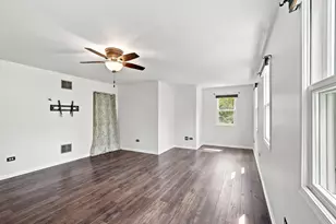 3985 Dorchester Ave, Gurnee, IL 60031 - Photo 21