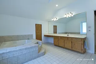 1412 Greenlake Dr, Aurora, IL 60502 - Photo 21