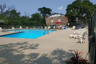 9S025 Lake Dr, Willowbrook, IL 60527 - Photo 13