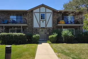 9S025 Lake Dr, Willowbrook, IL 60527 - Photo 1