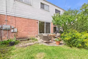 8501 Linder Ct, Skokie, IL 60077 - Photo 33